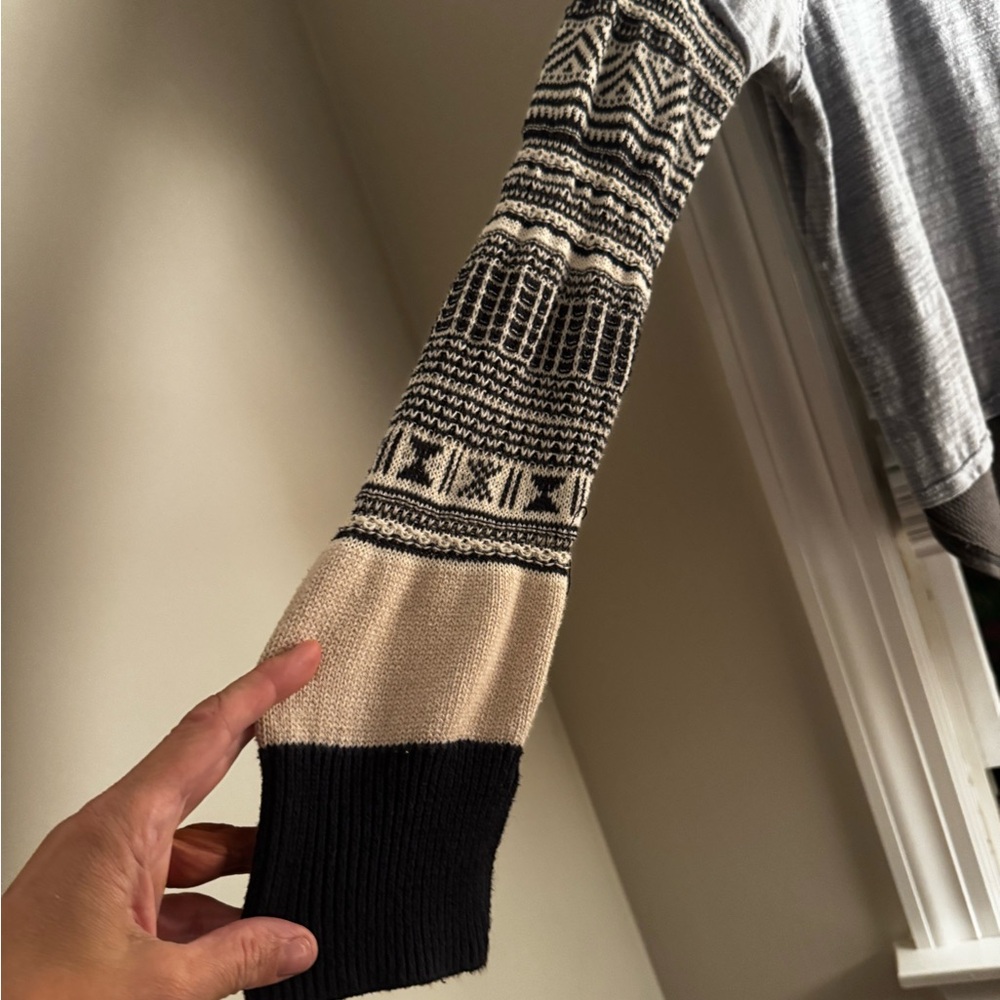 We The Free Gray and Black Patterned Sleeve Sweatshirt - Picture 2 of 3